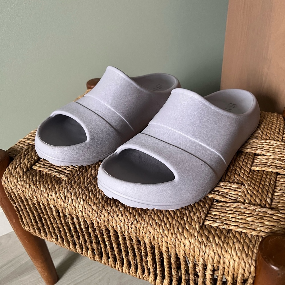 Sperry Float Slides